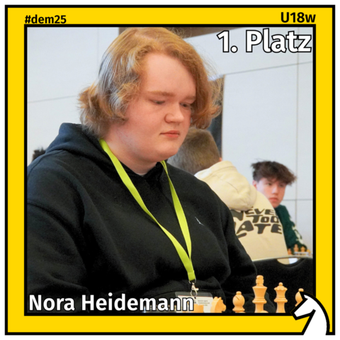 Nora beim Schachspielen