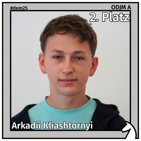 Zu sehen ist der Zweitplatzierte der ODJM-A, Arkadii Kliashtornyi, in einem silbernen Rahmen