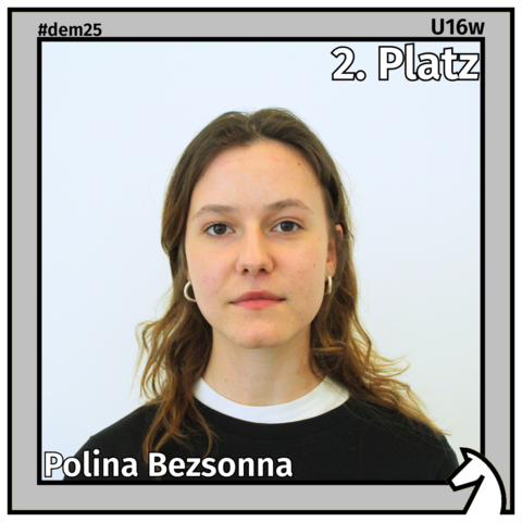 Zu sehen ist die Zweitplatzierte der U16w, Polina Bezsonna, in einem silbernen Rahmen